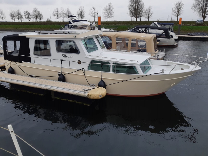 hack Horen van teller Te koop bij Rob Krijgsman Watersport : Crown Cruiser 10 OK