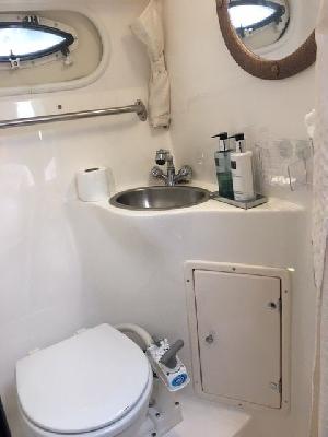Rinker 2500 Fiesta Vee