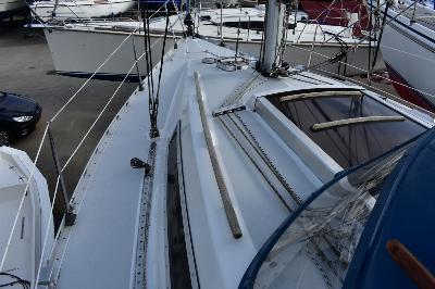 Beneteau First 325