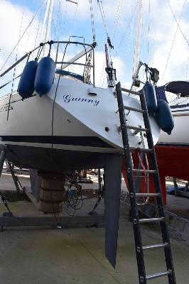 Beneteau First 325