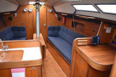 Beneteau First 325