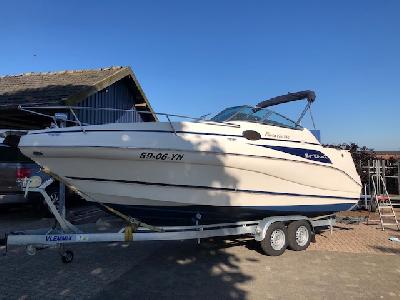 Rinker Fiesta Vee 242
